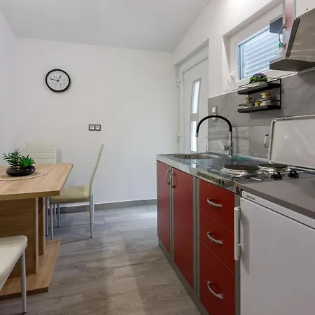 Plemmy Apartment